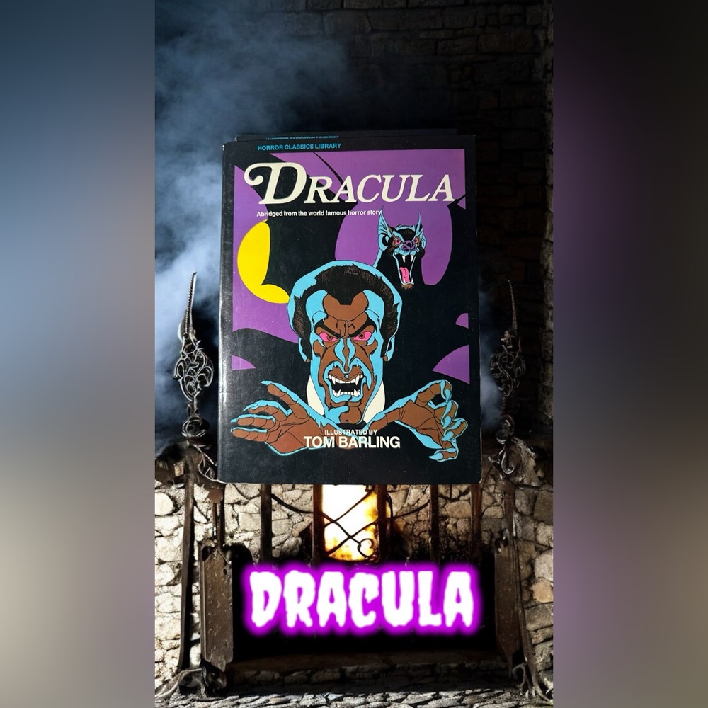 VINTAGE - Dracula - Hardcover Book